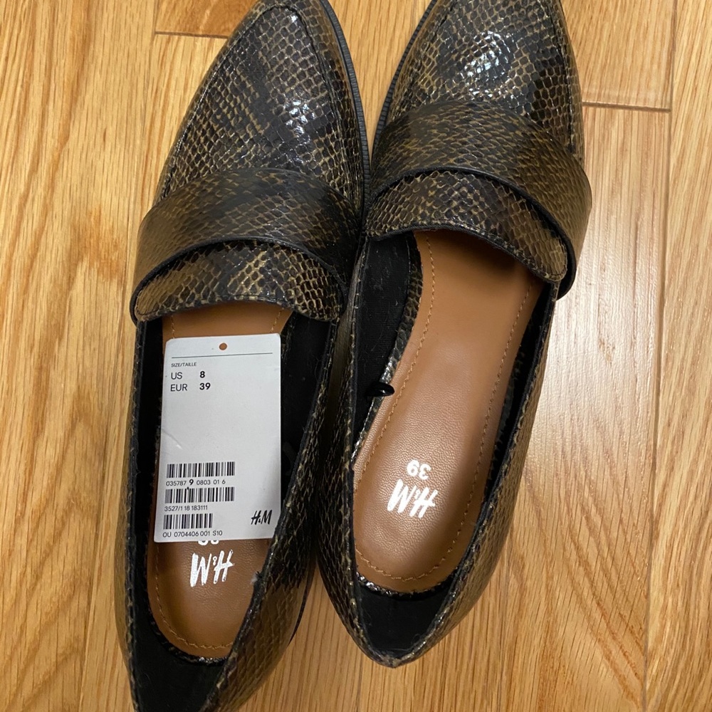 H&M snake skin loafer